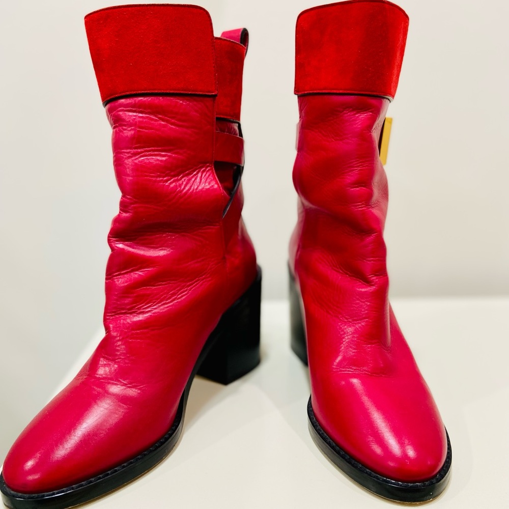 Stuart Weitzman: Size 6.5